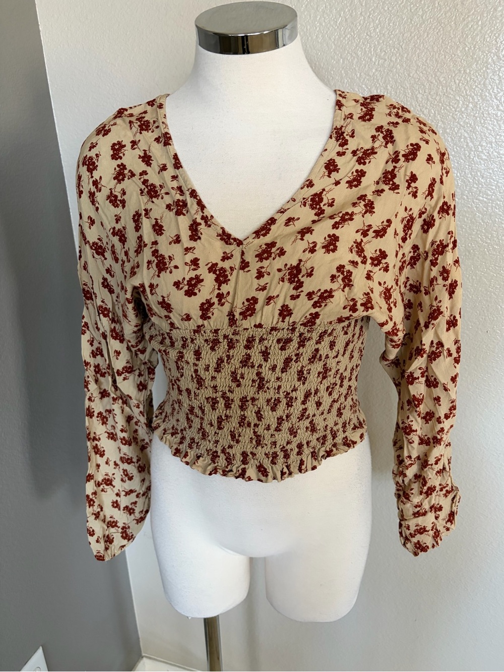 Smocked Waist Floral V-Neck Women's Top in Beige and Burgundy